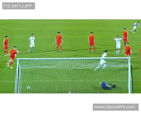 足球巨星告别赛场的最后一球背后：荣誉、泪水与不朽的回忆