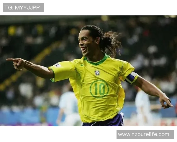 足球史上十大最伟大球员回顾 从传奇到现代的巅峰时刻与影响力分析